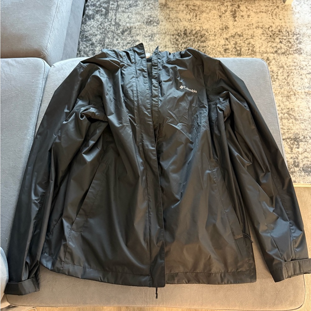 Columbia Black Raincoat Lightweight Water-Resistant